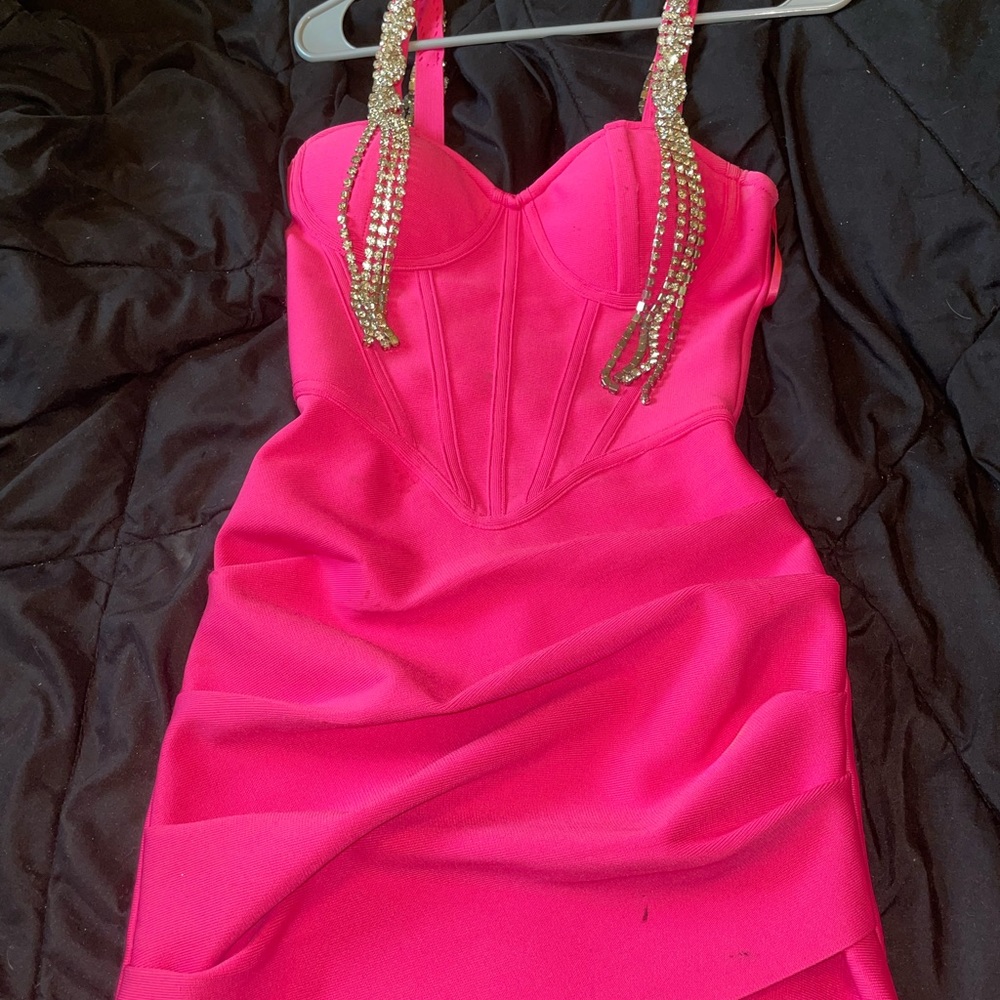 hot pink bodycon dress